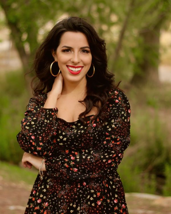 Amber L., Characters.io performer in Orange County