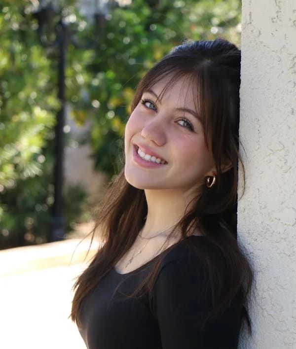 Sierra J., Characters.io performer in Orange County